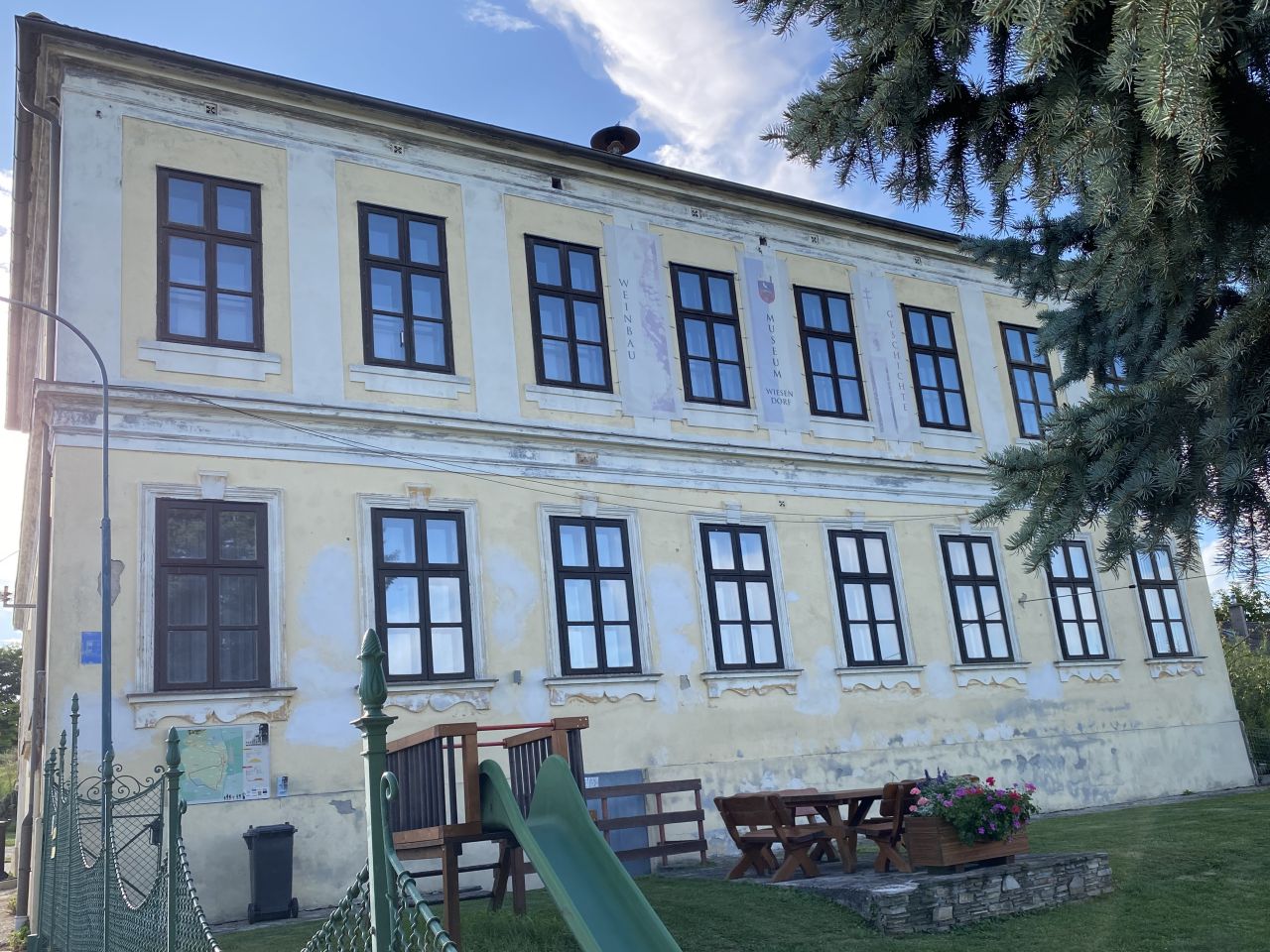 Weinbau- und Dorfmuseum Wiesendorf, Außenansicht (© Museumsmanagement Niederösterreich)